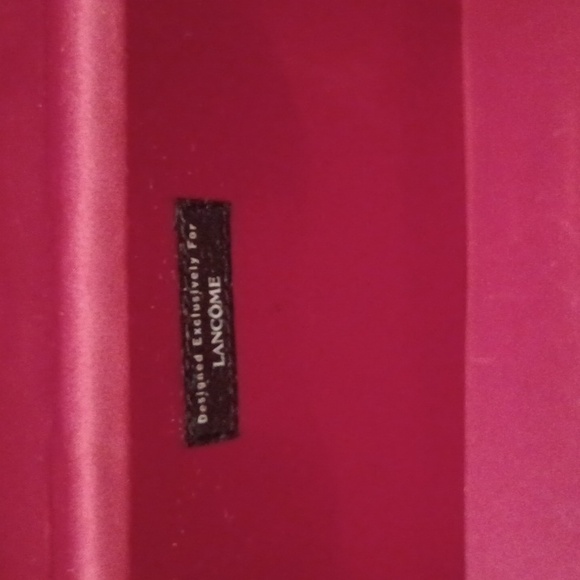 VINTAGE LANCOM VINYL BLACK/WHITE TRIM RED SILKY INSIDE TOWER ZIP PULLS BOX - Picture 5 of 16